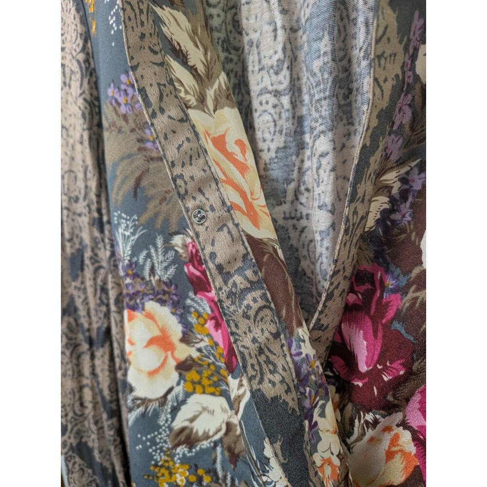 Tiny Anthropologie Floral Wrap Blouse Small Surplice Long Sleeve Gray - Picture 8 of 16